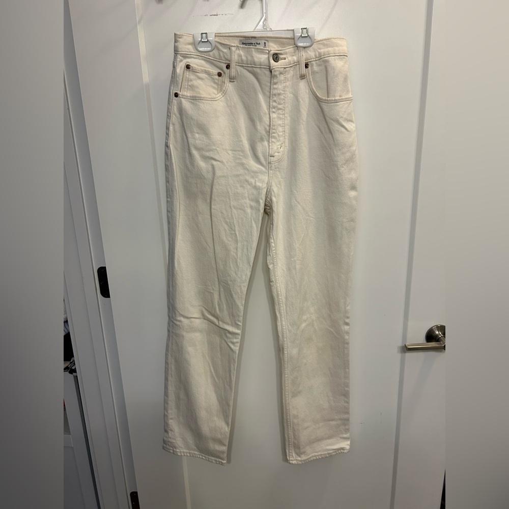 Abercrombie & Fitch Ankle Straight Ultra High Rise Jeans in Cream